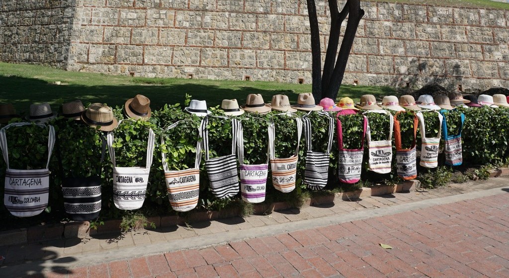 コロンビアの基本情報時差、言語、人口、宗教、首都、飲料水など 地方移住と旅情報