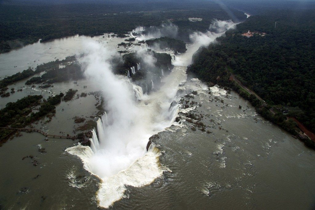 アルゼンチンとブラジルの世界遺産：イグアス国立公園