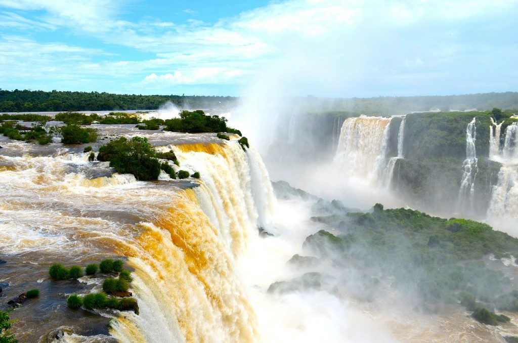 アルゼンチンとブラジルの世界遺産：イグアス国立公園